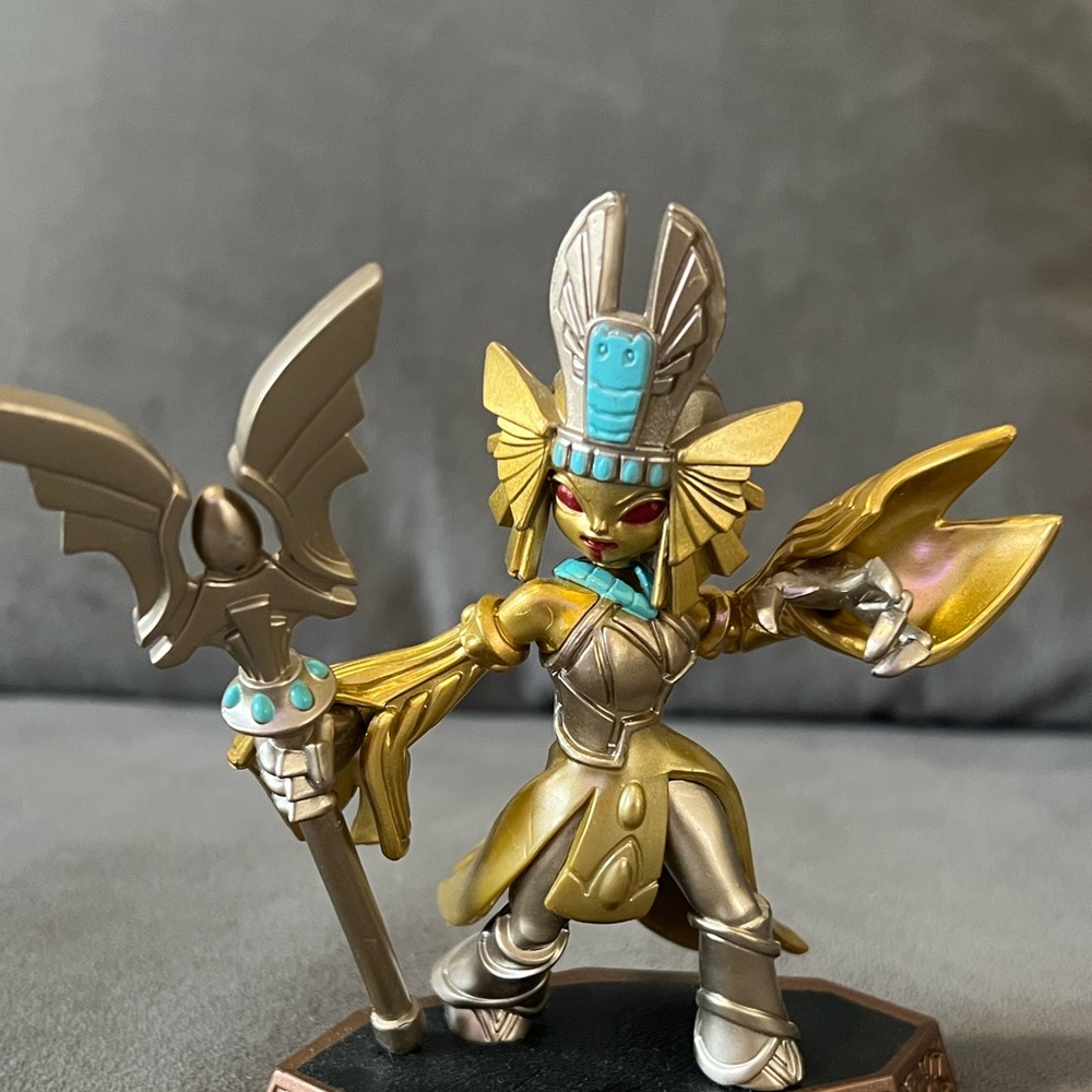 EUC Skylander Golden Queen figure